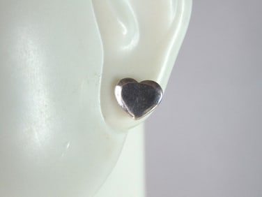 Womens Vintage Estate Sterling Silver Heart Earrings