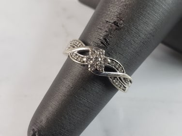 Womens Vintage Estate 10K White Gold Diamond Ring