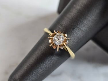 Womens Vintage Estate 18K Yellow Gold Diamond Engagement Ring