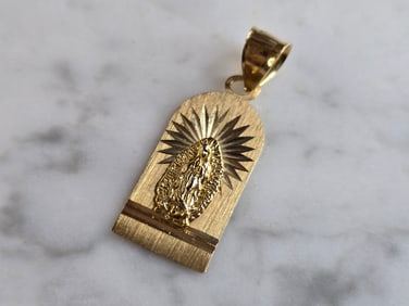 Vintage Estate 14K Yellow Gold Religious Catholic Pendant