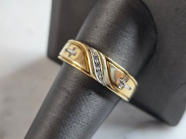 Mens Vintage Estate 10K Yellow Gold Religious Cross Diamond Ring