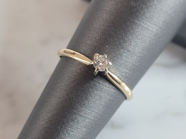 Womens Vintage Estate 14k Gold Diamond Engagement Ring