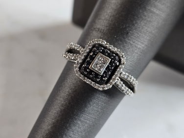 Womens Vintage Estate 14K White Gold Black Diamond Ring
