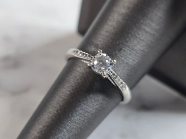 Womens Vintage Estate 10K White Gold Diamond Heart Ring