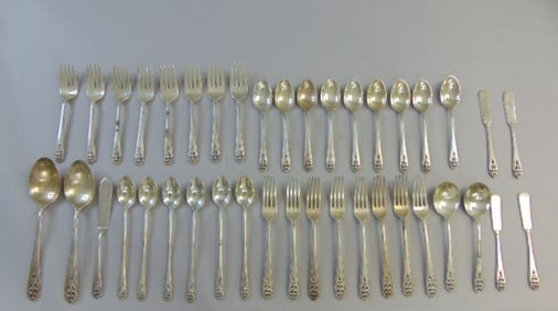 International Sterling Silver Queens Lace Flatware Set