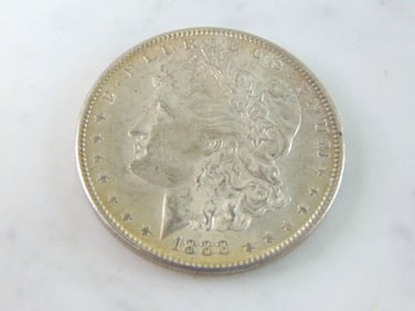 COLLECTIBLE 1888 MORGAN SILVER DOLLAR W/ TONING