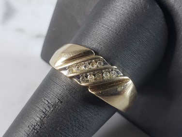 Mens Vintage Estate 10k Yellow Gold Diamond Ring