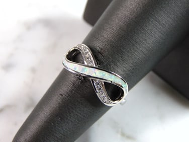 Womens Estate Sterling Silver Modernist Infinity Opal Ring