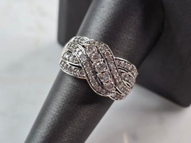Womens Vintage Estate 10k White Gold Diamond Ring