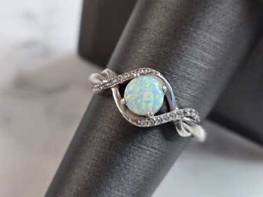 Womens Vintage Estate Sterling Silver Diamond Opal Ring