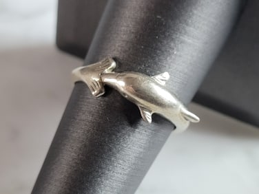Womens Vintage Estate Sterling Silver Dolphins Ring