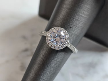 Womens Vintage Estate Sterling Silver CZ Ring