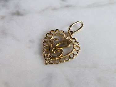 Womens Vintage Estate 10K Yellow Gold Heart "L" Pendant