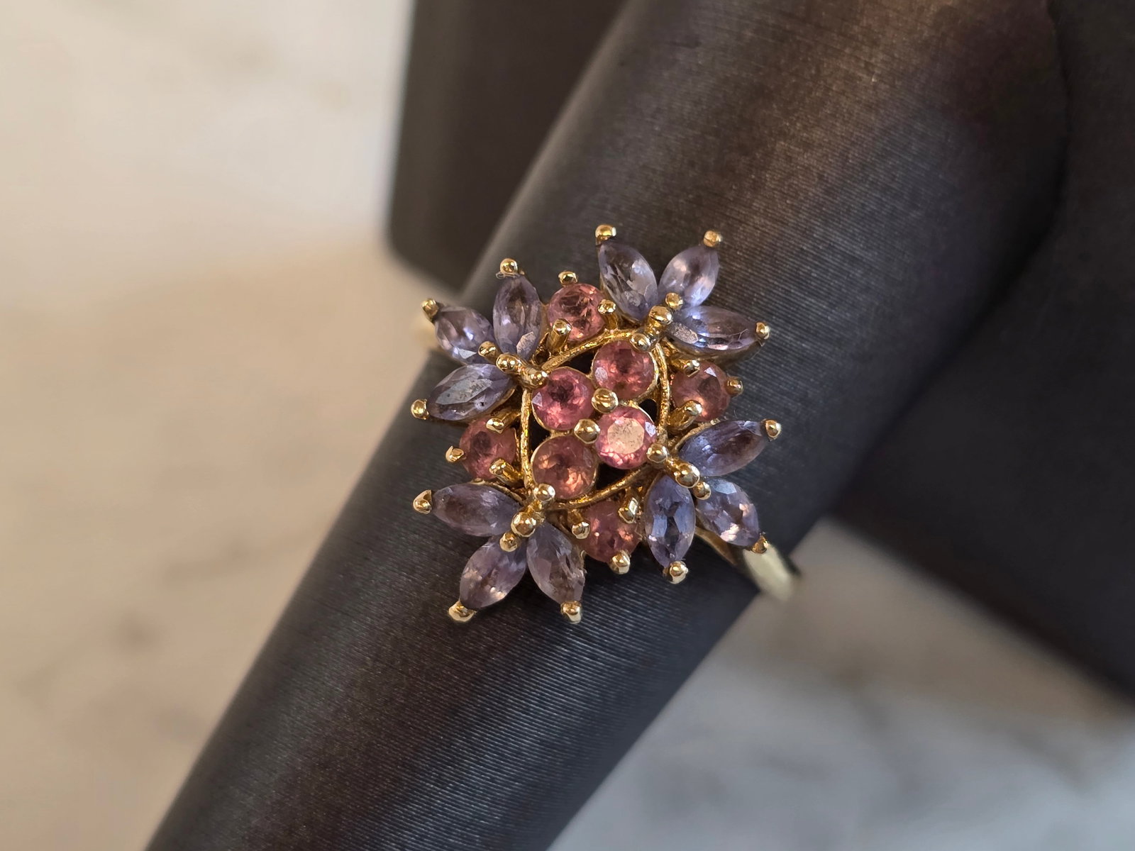 Womens Vintage Estate 14k Yellow Gold Tanzanite & Rhodolite Ring (1 of 6)