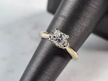 Womens Vintage Estate 14K White Gold Diamond Engagement Ring