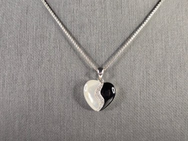 Womens Vintage Estate Sterling Silver Heart Pendant Necklace