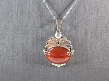 Womens Vintage Estate Sterling Silver Carnelian Pendant & Necklace