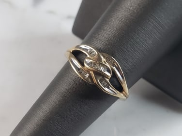 Womens Vintage Estate 10k Gold Diamond Ring