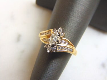 Womens 14K Yellow Gold Diamond Engagement Ring