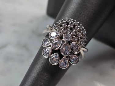 Womens Vintage Estate Sterling Silver Modernist CZ Ring