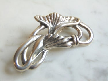 Womens Vintage Estate Sterling Silver Floral Brooch