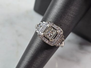 Womens Vintage Estate 14K White Gold Diamond Ring