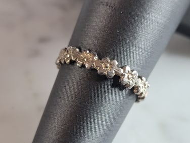 Womens Vintage Estate Sterling Silver Flower Ring