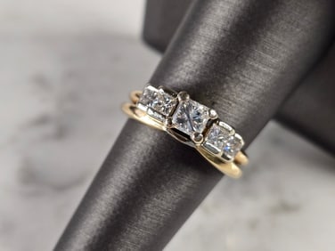 Womens Vintage Estate 14K Yellow Gold Diamond Ring