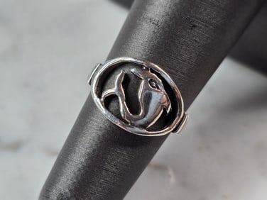 Womens Vintage Estate Sterling Silver Dolphin Ring