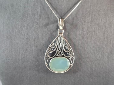 Womens Vintage Estate Sterling Silver Chalcedony Necklace