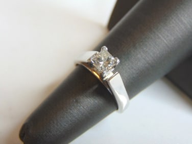 Womens 14K White Gold Diamond Engagement Ring