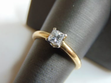 Womens Vintage 14k Gold Diamond Engagement Ring