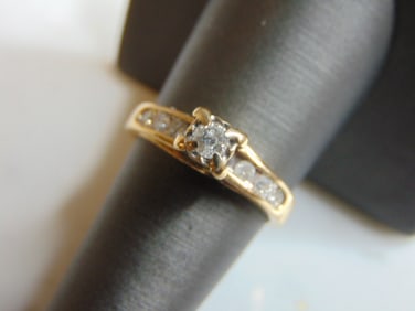 Womens Vintage Estate 14K Yellow Gold Diamond Ring