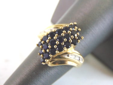 Womens Vintage Estate 10k Gold Sapphire Cluster Ring