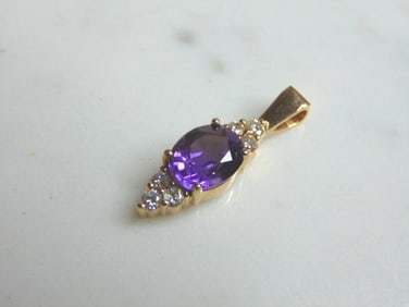 Womens 14K Yellow Gold Amethyst Diamond Pendant