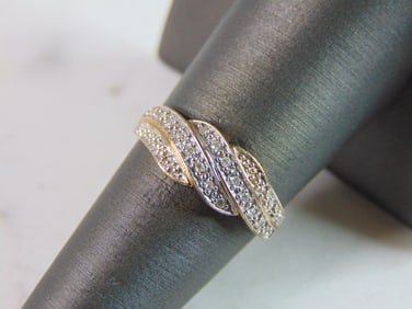 Womens Vintage Estate 14K Yellow Gold Diamond Ring
