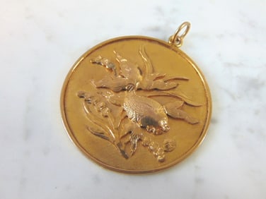 Vintage 14K Yellow Gold Chinese Pendant