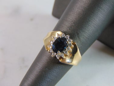 Womens Vintage Estate 14K Yellow Gold Diamond & Sapphire Ring