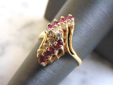 Women's Vintage Estate 10K Gold Diamond & Garnet Ring