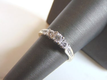 Womens Vintage Estate 10K Gold Diamond Ring