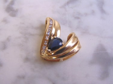 Womens Vintage Estate 14k Gold Diamond Sapphire Pendant