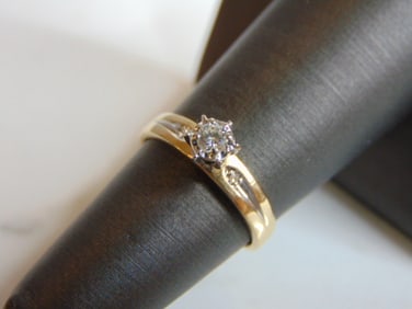 Womens Vintage Estate 14K Yellow Gold Diamond Ring