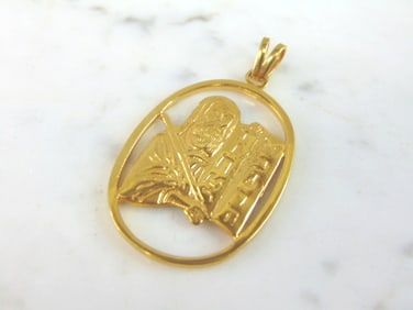 Vintage Estate 18k Gold Judaica Moses Pendant