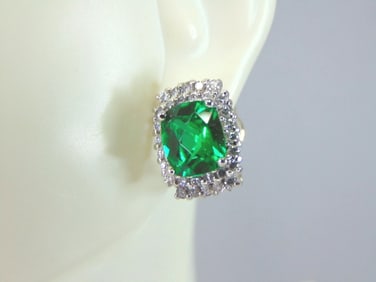 Pr of Womens 14K White Gold Stick Earrings