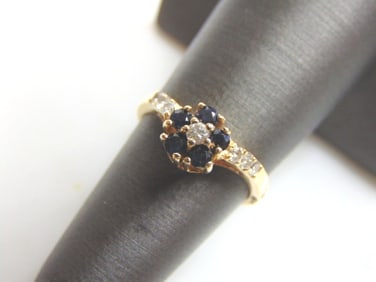 Womens Vintage Estate 14K Gold Diamond Sapphire Ring