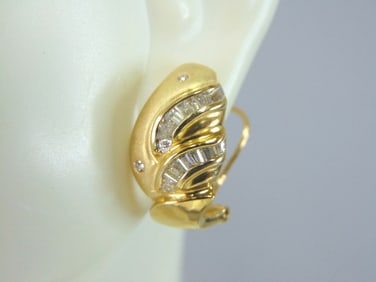 Pr of Womens Vintage Estate 14K Gold Diamond Earrings