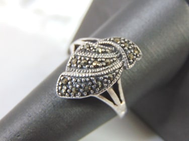 Womens Vintage Estate Sterling Silver Ring