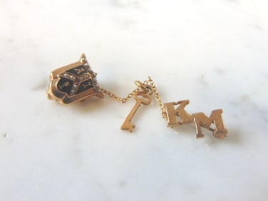 10K Yellow Gold and Pearls Alpha Iota Sorority Pin