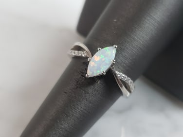 Womens Vintage Estate Sterling Silver Modernist Opal Ring