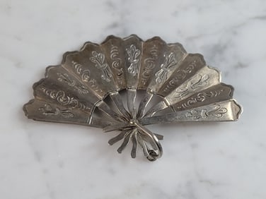 Womens Vintage Estate Sterling Silver Chinese Fan Pendant